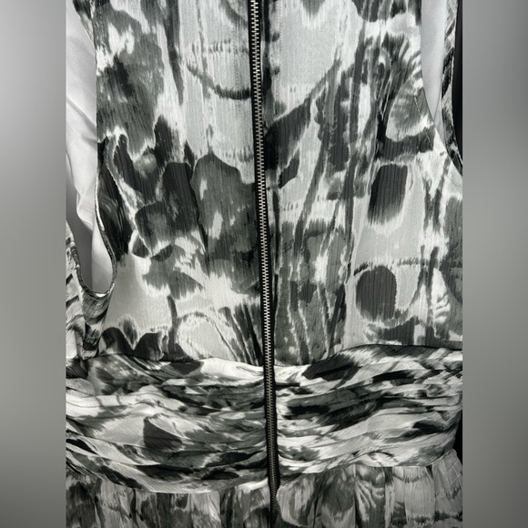 Women’s Andrew Marc New York Black White Floral Polyester Midi Dress Size 10 - Picture 5 of 6